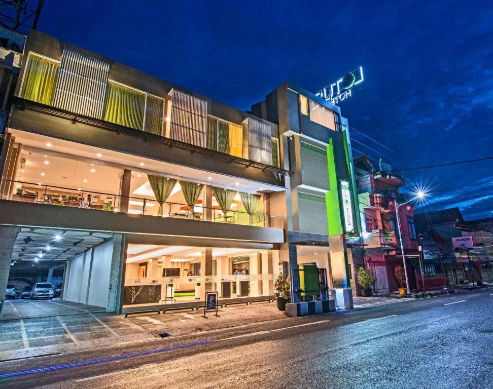 Lotus Hotel Субанг Екстериор снимка