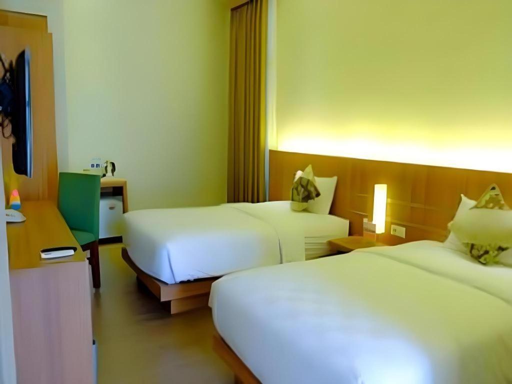 Lotus Hotel Субанг Екстериор снимка
