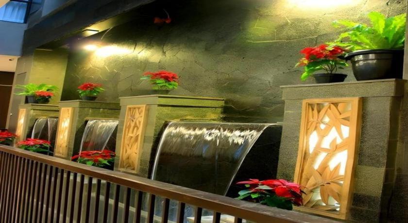 Lotus Hotel Субанг Екстериор снимка