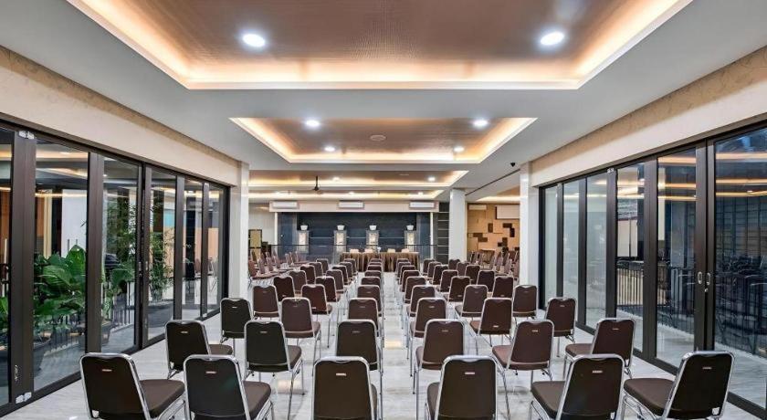 Lotus Hotel Субанг Екстериор снимка