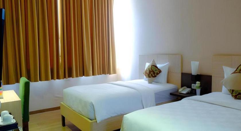 Lotus Hotel Субанг Екстериор снимка