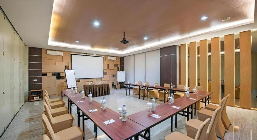 Lotus Hotel Субанг Екстериор снимка