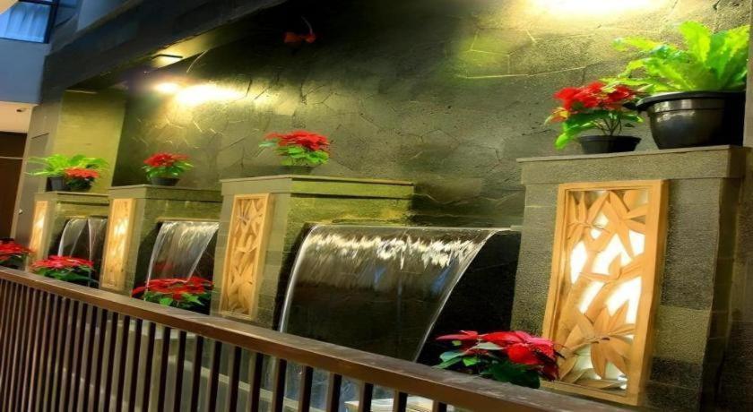 Lotus Hotel Субанг Екстериор снимка